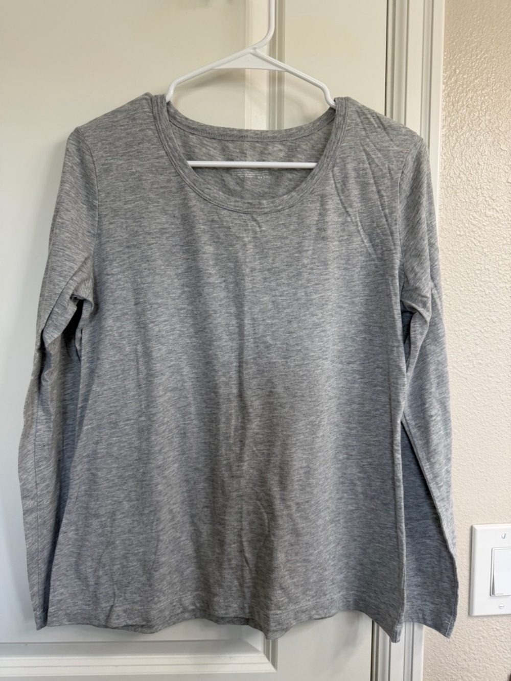 Gilligan & O'Malley Women's Lightweight Long Sleeve Crewneck Top - Gray